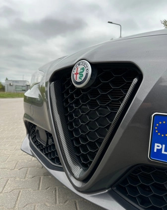 Alfa Romeo Giulia cena 106000 przebieg: 84100, rok produkcji 2019 z Łódź małe 301